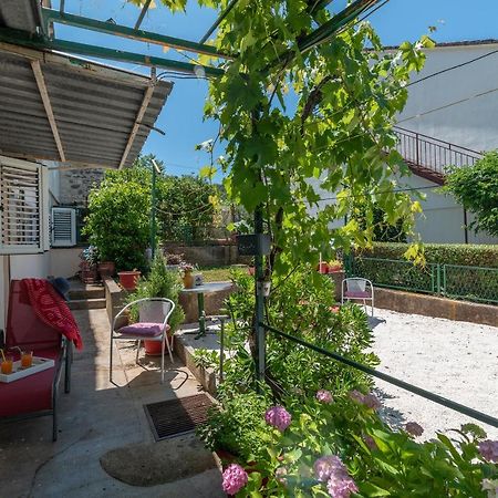 Apartment Hrabar Longo โตรกีร์ ภายนอก รูปภาพ